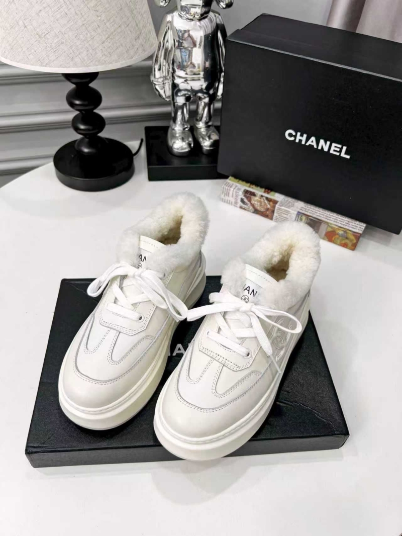 Ch**el sport shoes